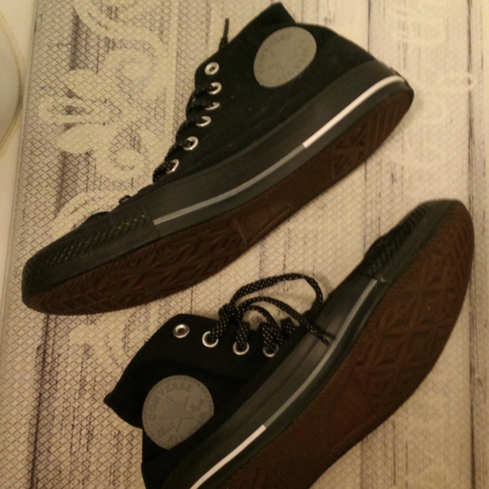 CONVERSE HIGH TOP SNEAKERS